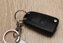 Pentru cine poti comanda brelocuri personalizate cu poza?