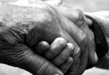 Fetița cu autism, externată din Spitalul COVID! Bunicul, încă pacient