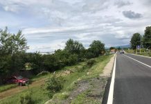 Maşină a Poliţiei Locale, implicată într-un accident rutier în Runcu