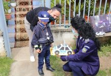 Copil de cinci ani, căutat de ziua lui de mascați