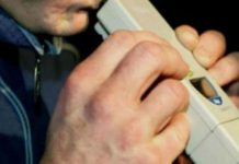 Șofer beat, prins de polițiști, în Târgu-Cărbunești