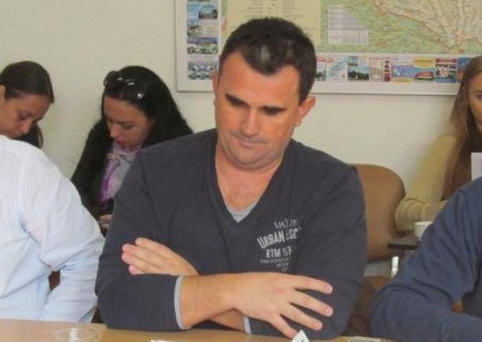 4a1e5ec1fbe295b399845d376aadb139maxim