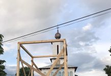 Incredibil! S-a reabilitat clopotnița din Iliești dar s-a furat clopotul vechi de 100 de ani!