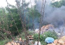 A pus pe foc cauciucuri uzate. Amendă!