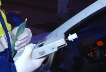 Șofer beat, prins în timp ce conducea o mașină neînmatriculată