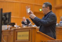 Deputat de Gorj, ironii în Parlament