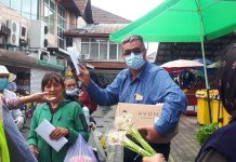 Liderul PER Gorj a oferit măști de protecție comercianților din Piața Centrală