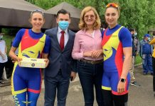 Canotoarele din Gorj l-au primit pe ministrul Stroe