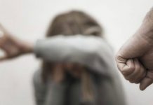 Două femei, amenințate cu moartea de soți