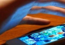 Adolescent cercetat pentru furtul a două telefoane