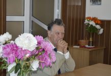 Gând de rugăciune, frumos şi bine la ceas aniversar, LA MULŢI ANI, Domnule Profesor Petrică POPESCU! – ,,Am luat ca dascăl, de zeci de ori viaţa de la început, şi încă de trei ori cu propriii mei copii”!