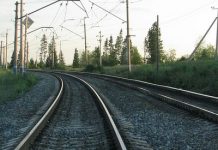 Trafic feroviar întrerupt între stațiile Vlăduleni-Peșteana