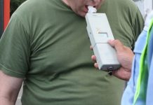 S-au urcat la volan, deși au consumat băuturi alcoolice