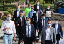 Și-a depus candidatura pentru cel de-al doilea mandat