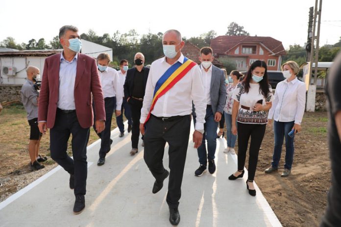 86c8538f-242f-42d5-84a3-5a17ea5d6b60