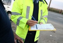 Prins la volan cu permisul suspendat