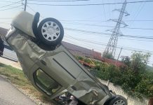 FOTO: La spital, după ce s-a răsturnat cu mașina
