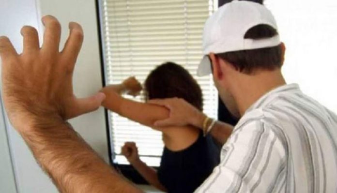 bataie-femeie-750x430