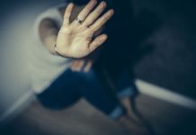 Bătută de concubinul său cu 30 de ani mai în vârstă