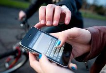 Tânără tâlhărită și lăsată fără telefonul mobil