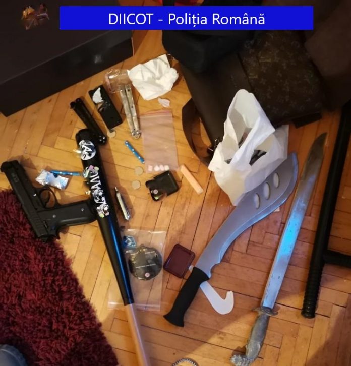 perchezitii migranti-droguri