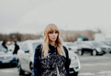 Idei de a purta rochiile de vară în ținutele de toamnă