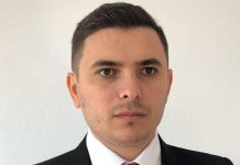 A renunțat la mandatul de consilier local