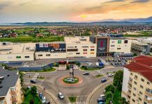 Magazinele din mall-ul din Târgu Jiu, închise de la ora 21:00