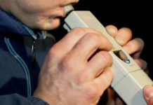 Alcoolemie de aproximativ 1 la mie, bărbatul și fără permis de conducere