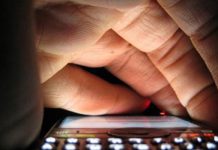 A rămas fără telefonul mobil, după ce l-a lăsat nesupravegheat în coșul de cumpărături