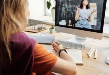 Peste 40% dintre elevii gorjeni fac școală online