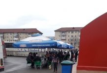 Minerii, claie peste grămadă în parcarea din Motru! Programul schimbat pentru stat la bere
