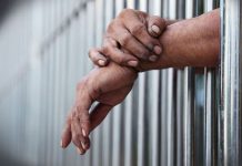 În arest, după ce s-a întors la locuința soției