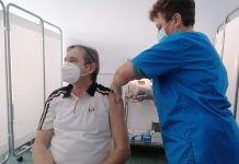 Foto: Mihai Weber s-a vaccinat anti-COVID-19 la Rovinari
