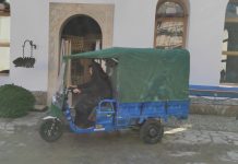 Călugărițele de la Tismana conduc un TUK TUK electric și ecologic!
