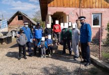 Cadouri pentru copii, în Vinerea Mare, din partea jandarmilor gorjeni