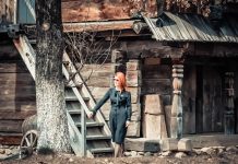 Gorjul, cu cele mai multe biserici din lemn din ţară de care se alege praful!