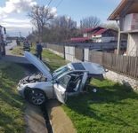 Accident groaznic! Maşină RETEZATĂ în două la Plopşoru! Şoferul, preluat de SMURD