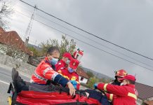 A intrat într-un cap de pod, la Plopşoru. Victima, la spital