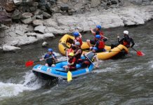Invitație la adrenalină pentru gorjeni: caiac și rafting pe Jiu