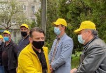 Parlamentarii și primari PNL, la centrul de vaccinare de la Rovinari