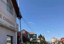 Mașina intrată în stâlp pe strada Victoria! Două mașini implicate