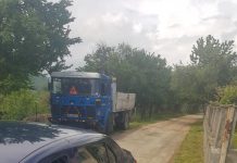 Exploata ilegal balast din râul Cerna