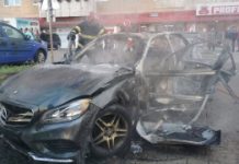 Un om de afaceri a murit ars în propria maşină