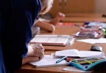 Începe concursul pentru gradațiile de merit