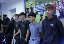 Roberto Mălăele, cu lotul de seniori la reunirea Farului