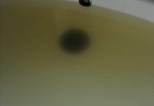 Apă de culoarea urinei la robinetele din Bîlteni