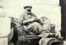 Mobilier de lemn executat după planurile lui Brâncuși în perioada edificării Ansamblului Sculptural „Calea Eroilor”