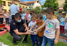 Pompierii, prietenii copiilor de la Grădinița cu Program Prelungit ,,Mihai Eminescu” din Târgu-Jiu