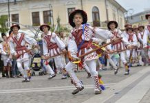 Rusalii, Oltenia: Dansul Căluşarilor
